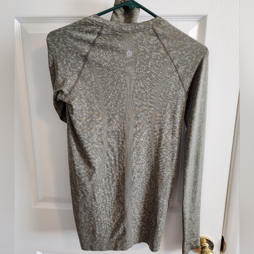 Lululemon long sleeve swiftly tech